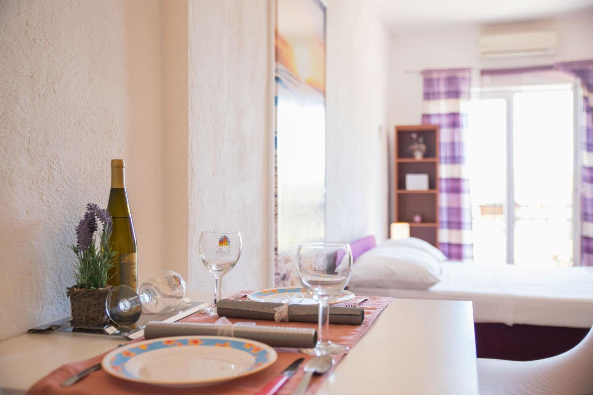 Apartment Livaja Kaštel Novi Kamer foto