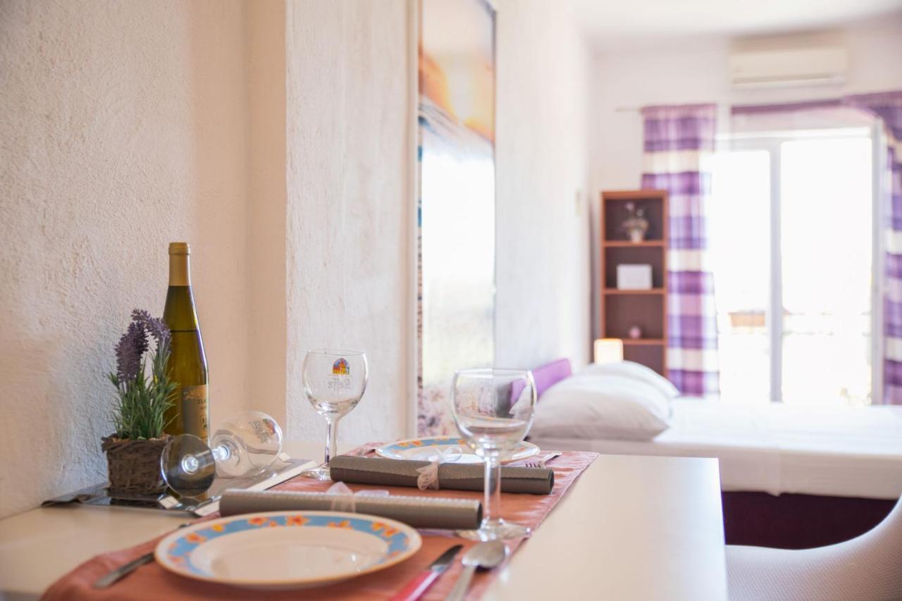 Apartment Livaja Kaštel Novi Buitenkant foto