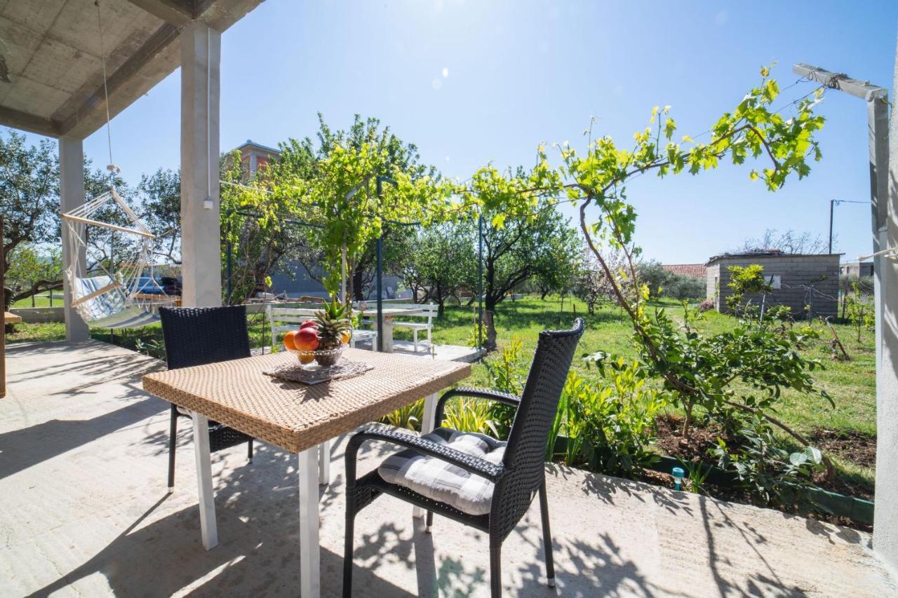 Apartment Livaja Kaštel Novi Buitenkant foto
