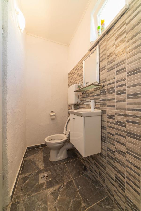 Apartment Livaja Kaštel Novi Buitenkant foto