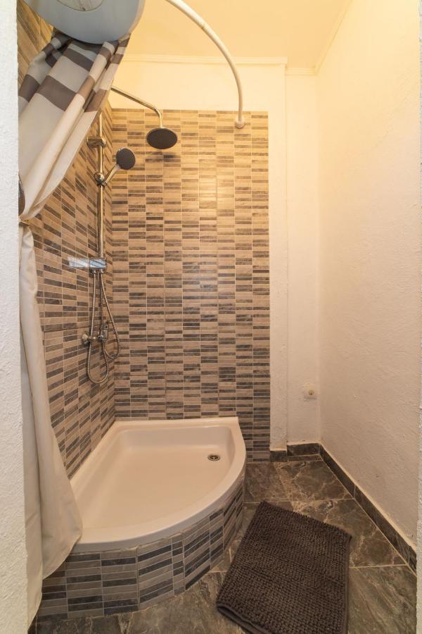 Apartment Livaja Kaštel Novi Buitenkant foto